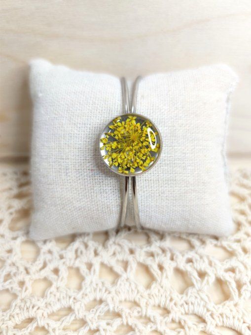BRACELET JONC EN ACIER INOXYDABLE FLEUR DE DENTELLE JAUNE RITA