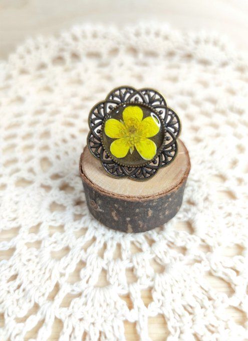 BAGUE FORME FLEUR BOUTON D'OR DORY