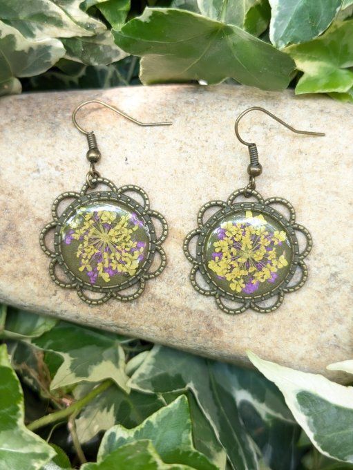Boucles d'oreilles vintage forme fleur vraie fleur de dentelle Délia