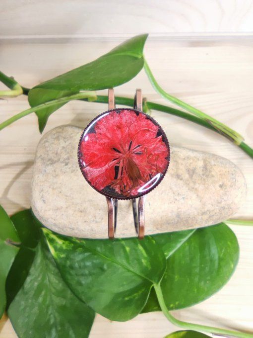 Bracelet jonc avec une véritable fleur de nigelle Coralie