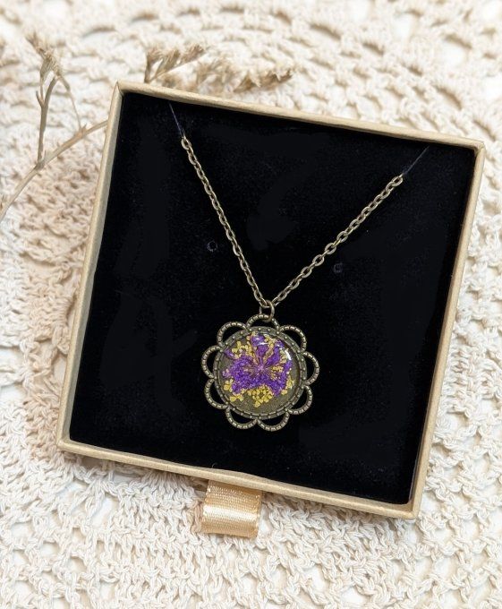 Sautoir médaillon D20 Fleur de Dentelle