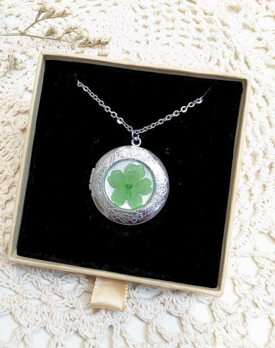 Pendentif médaillon AI A porte-photo Verveine Viviane