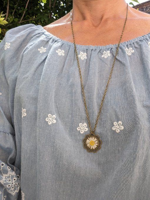 Pendentif sautoir fleur de Pâquerette Zara 2